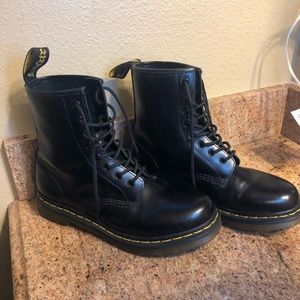 Women’s Doc Marten 1460’s (W Size 8)